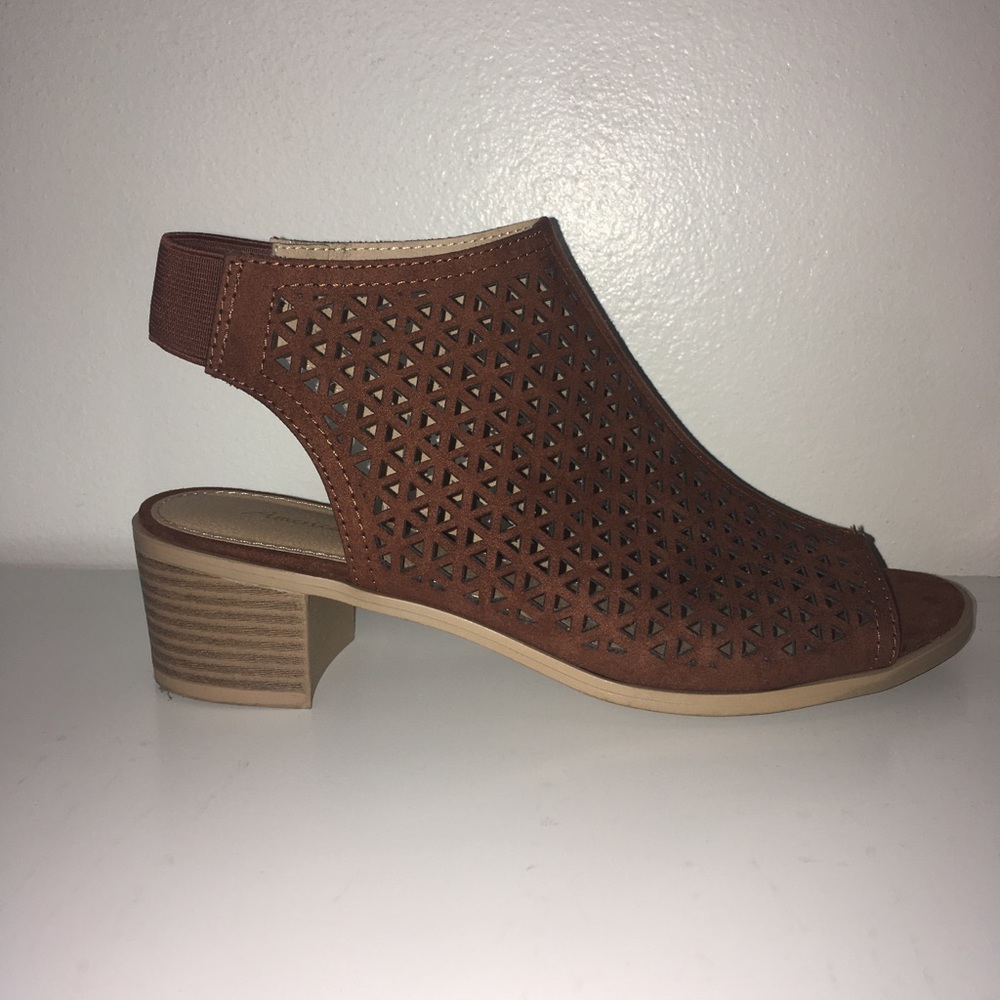 Shoes - Picture 2 of 4